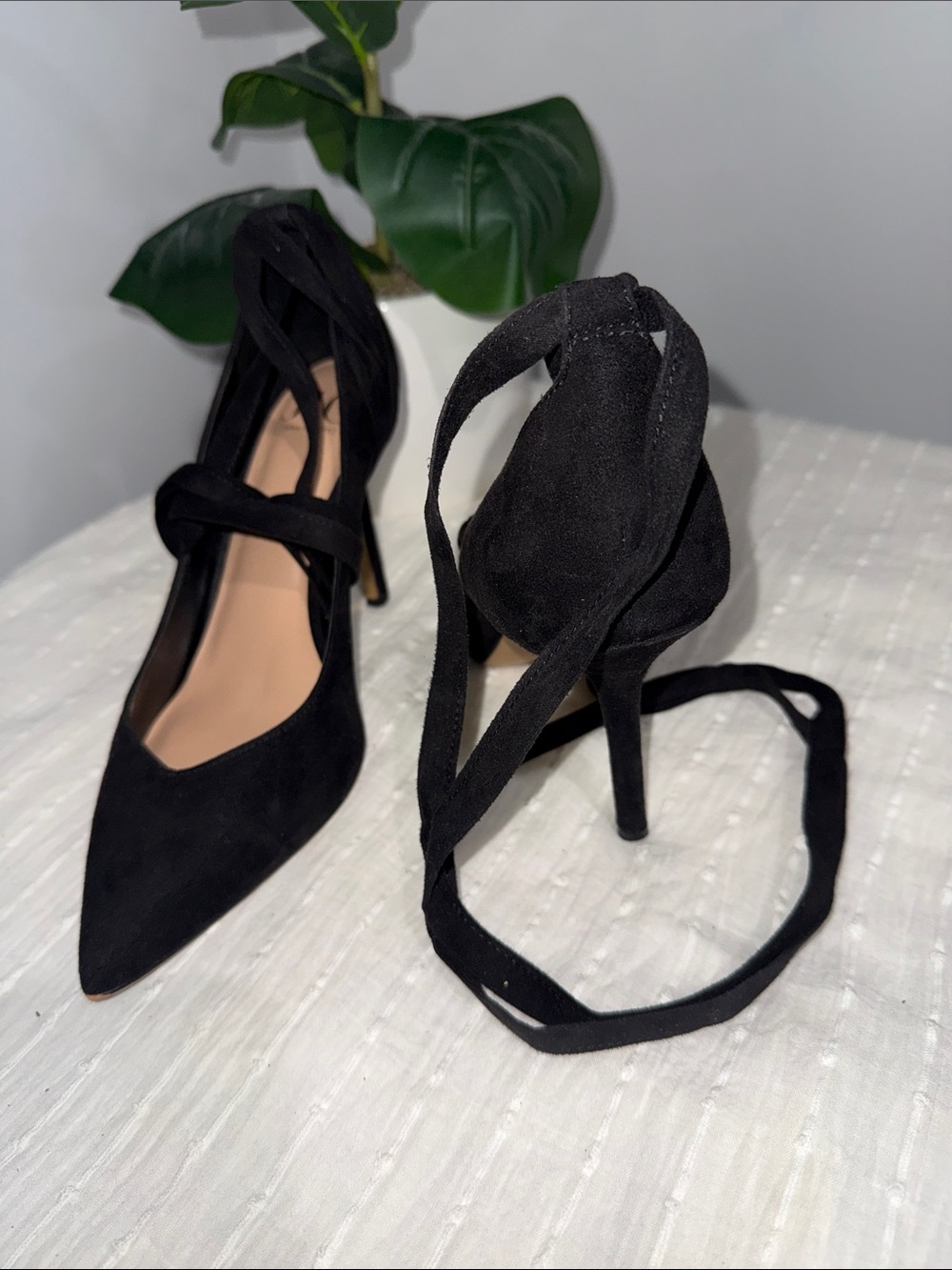 Preloved🖤Black Suede Pointed-Toe Lace-Up Heels